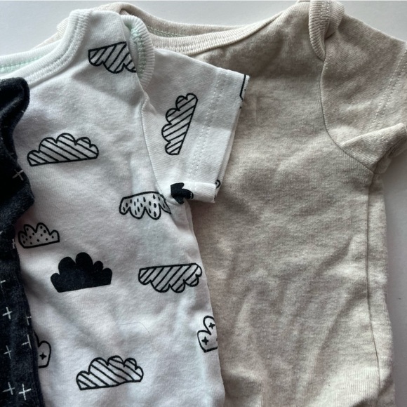 Cloud Island • Newborn Baby Onesie Bundle 4 Pack - Picture 3 of 5